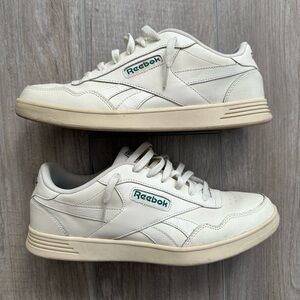 Reebok Court Advance ‘Chalk Dark Green Flash Red’